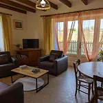 Maison Independante Avec Vue Campagne, Animaux Acceptes, Ideale Pour Nature Et Peche - Fr-1-653-22 * Cellefrouin