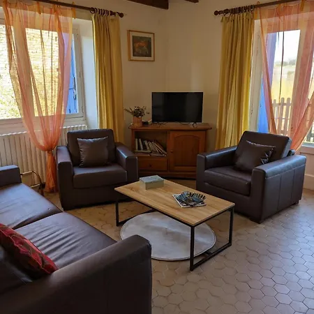 Maison Independante Avec Vue Campagne, Animaux Acceptes, Ideale Pour Nature Et Peche - Fr-1-653-22 * Cellefrouin